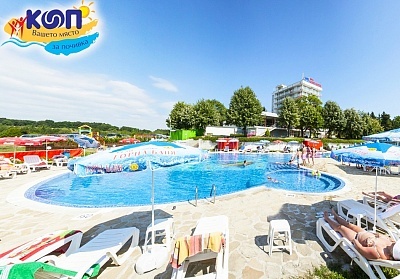 Хотел КООП Китен - на 100 метра от Южния плаж в Китен с басейн и паркинг