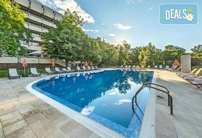 Изживейте релакс във SPA Хотел 3*, Хисаря с минерални басейни и закуска