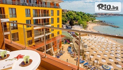 Късно лято в Несебър на първа линия на плажа! Нощувка със закуска + външен панорамен басейн, шезлонг и чадър + безплатно за дете до 12 години, от Хотел Мираж