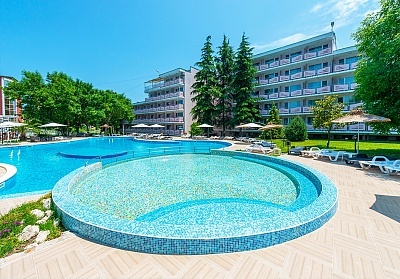  Късно лято в Приморско! 2 или 3 нощувки на човек на база All Inclusive + басейн от хотел Белица 