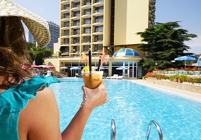 Късно лято в Златни пясъци в хотел Шипка 4* с All inclusive
