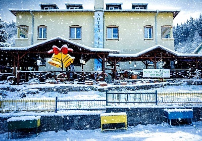 Коледа в Хотел При Мечо близо до Рилския манастир: 3 нощувки със закуски или закуски и вечери