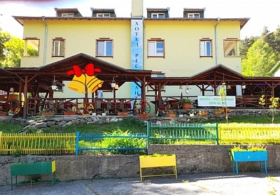 Коледа в хотел При Мечо край Рилски манастир с вечери и закуски