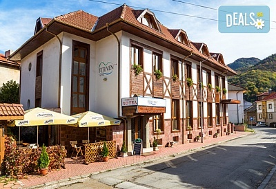 Коледа в хотел Тетевен: уют, празнични вечери и релакс в сърцето на Балкана