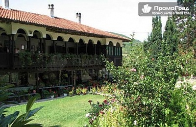 Купон в етно комплекс Стара планина с нощувка и вечеря с жива музика в Сърбия