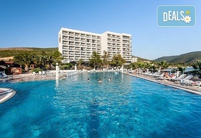 Last minute! Изпратете лятото с луксозна почивка в Tusan Beach Resort 5*, Кушадасъ - 7 нощувки на база All Inclusive и възможност за транспорт!