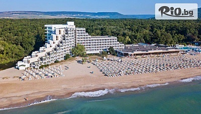 LAST MINUTE за Почивка на първа линия в Албена! Ultra All Inclusive нощувка + чадър, шезлонг + Безплатно за дете до 12 г., от Хотел Гергана 4*