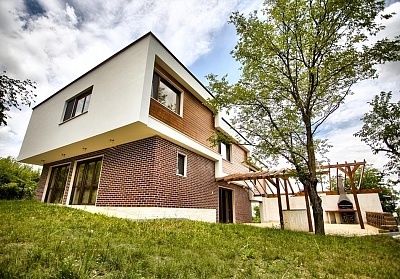 Луксозна къща за гости Дрийм с барбекю и външен басейн в село Добревци, край Ловеч