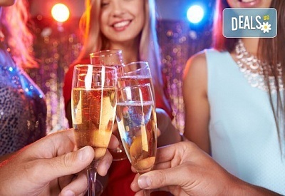 Луксозна Нова година в Hampton By Hilton 4*, Гелиболу! 3 нощувки с 3 закуски и 2 стандартни вечери, Новогодишна вечеря с неограничени напитки и DJ програма
