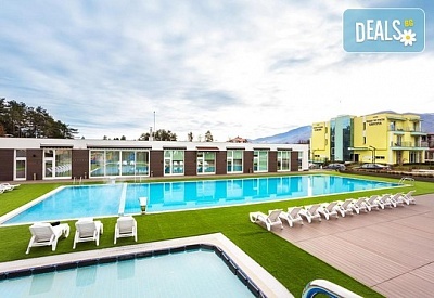 Луксозна почивка в Комплекс Европа 3*, Долна баня! Нощувка, закуска, вечеря, минерален басейн, акватоничен басейн, сауна, фитнес, безплатно за дете до 3.99 г.