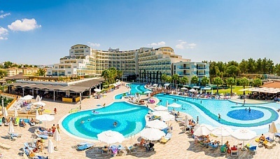 Луксозна почивка в Кушадасъ! 5 Ultra All Inclusive нощувки в Sealight Resort Hotel 5* + басейни и СПА + Безплатно за дете до 13 г., от Глобус Холидейс