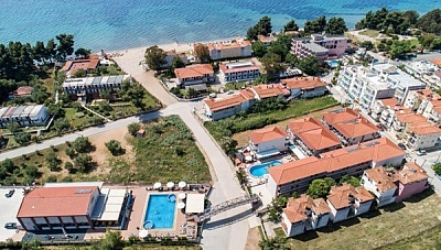 Лятна почивка в Халкидики, Ситония! 7 нощувки със закуски и вечери в Hotel Simeon на 60м. от плажа + басейн, шезлонг и чадър, автобусен транспорт, от Солвекс