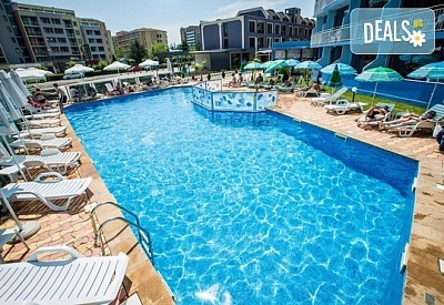  Лятна почивка на море в хотел Бохеми 3*, Слънчев бряг! Нощувка на база All Inclusive, външен басейн, шезлонг и чадър, безплатно за дете до 11.99 г.