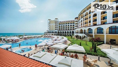 Лятна почивка на първа линия в Обзор! Нощувка на база All Inclusive + басейн, чадър и шезлонг + безплатно дете до 12,99г., от Riu Helios Bay 4*