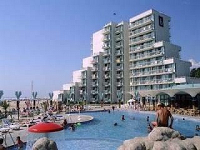 Лято 2020 в Албена на първа линия, цена на човек за All inclusive до 01.07 и след 25.08 в Хотел Боряна