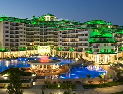 Лято в ХОТЕЛ "Emerald Beach Resort & Spa", Равда - ранни записвания! Цени за цяло помещение + закуска + ползване на външен и вътрешен басейн и спа център!