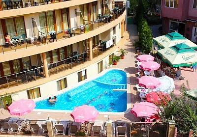 Лято 2026 в Китен: Нощувка със закуска, обяд и вечеря + външен басейн в хотел Съни Парадайз