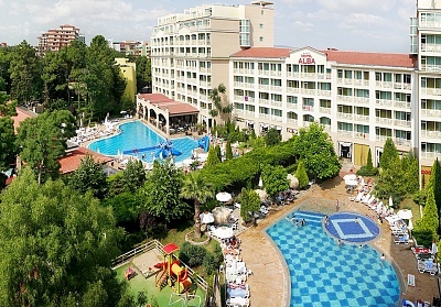 Лято 2023 на 100 метра от плажа! Нощувка на човек на база All inclusive + 2 басейна и анимация в хотел Алба****, Слънчев Бряг. Дете до 13г. - БЕЗПЛАТНО