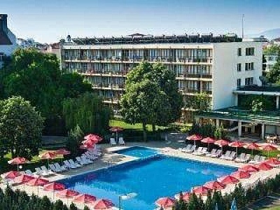 Лято 2022 в нов хотел, All Inclusive до 02.07 с чадър на плажа от Хотел Белведере, Приморско