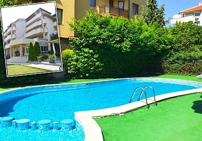 Лято в Равда само на 40 м. от плажа! Нощувка на човек със закуска + басейн в хотел Лъки Фемили. Дете до 11.99г. БЕЗПЛАТНО!