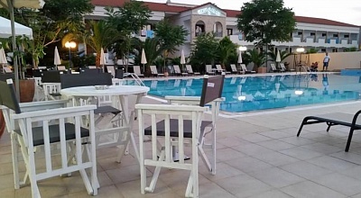Майска почивка на море в Гърция със закуска и вечеря - хотел Hanioti Palace /01.05.2017-30.05.2017