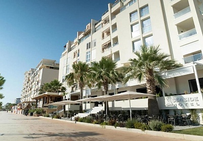 Майска почивка на първа линия в хотел Seaside 4* в Дуръс, Албания с полет от София