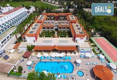 Майски празници в Бодрум с Караджъ Турс! 7 нощувки на база All Inclusive в Tiana Beach Resort 4*, комбиниран транспорт - автобус и чартърен полет, летищни такси, трансфери