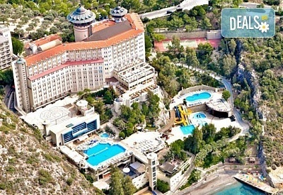 Майски празници в Кушадасъ! 4 нощувки на база All Inclusive в Alkoclar Adakule Hotel 5*, възможност за транспорт, от Вени Травел!