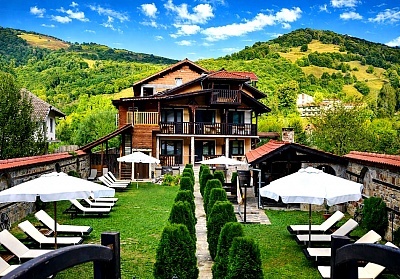 3-ти или 8-ми март в Рибарица: 2 нощувки със закуски, обяд и вечери