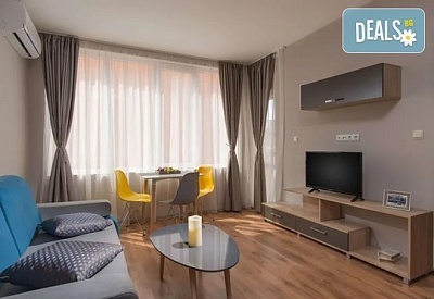 На 20 метра от плажа в луксозния хотел Марина Бийч, Поморие