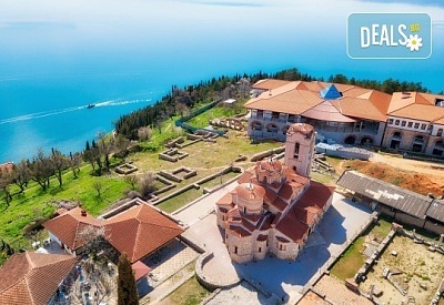 Мини почивка край брега на Охридското езеро през август! 3 нощувки със закуски в Hotel Pela 3*, транспорт и водач от Запрянов Травел!
