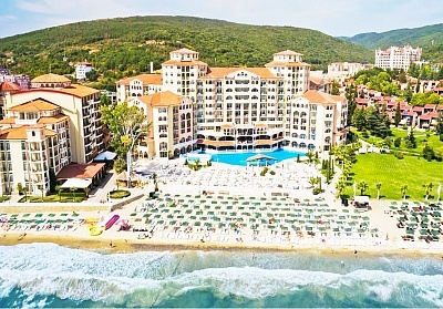 Море 2023 на първа линия в Елените! Нощувка на човек на база All Inclusive + басейн и аквапарк в хотел Роял Парк**** ! 2 деца до 12г. - БЕЗПЛАТНО!