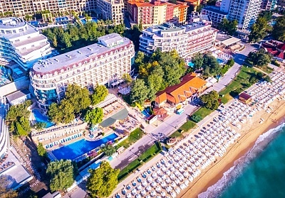 Море 2025 на ПЪРВА ЛИНИЯ в Златни пясъци! Нощувка на човек на база All inclusive + басейни, релакс зона и анимация в хотел Елпида Бийч****