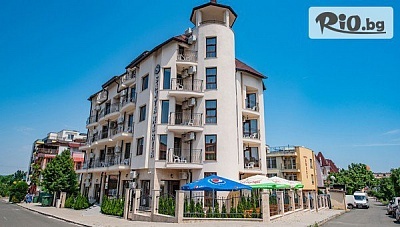 На море през ТОП сезон в Обзор! Нощувка за двама на база All Inclusive Light + басейн, чадър и шезлонг, от Хотел Санта Мария
