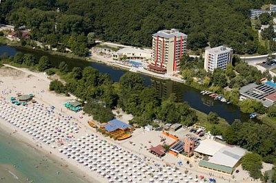 На море в Приморско! 1 нощувка на ALL INCLUSIVE само за 72 лв. на човек от ЮНИ до СЕПТЕМВРИ в хотел Хотел Перла Сън Парк 4*!