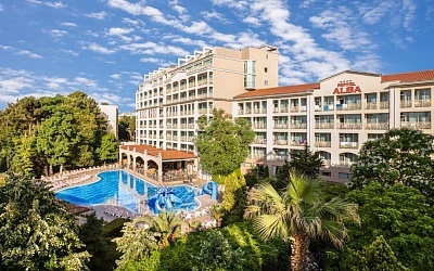 На море в Слънчев бряг: Хотел Алба, 100 м от плажа, All inclusive