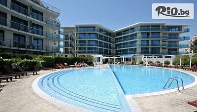 На море в Слънчев бряг! 5 нощувки на база All Inclusive + басейн, шезлонг и чадър + Безплатно за дете до 10 г., от реновирания Хотел Синя Ривиера