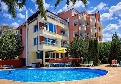 Морска почивка в хотел Консул в Свети Влас с включени закуска и вечеря