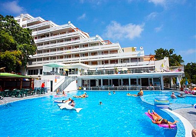  На море в Златни Пясъци! Нощувка на база All Inclusive + басейн, джакузи и СПА  в хотел Плиска*** Дете до 12г. - БЕЗПЛАТНО! 