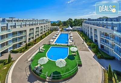 Морска почивка на ТОП ЦЕНА и първа линия в Комплекс Блек Сий Стар 3*, Черноморец!  Нощувка, изхранване по избор,  басейн, безплатно за дете до 4.99 г.