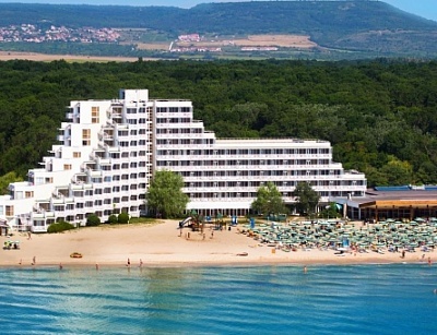 -15% НАМАЛЕНИЕ ЗА ПОЧИВКА НА ПЪРВА ЛИНИЯ В АЛБЕНА - ХОТЕЛ ГЕРГАНА 4*! ALL INCLUSIVE ПАКЕТ + ЧАДЪР И ШЕЗЛОНГ НА ПЛАЖА БЕЗПЛАТНО + ПОЛЗВАНЕ НА БАСЕЙН + ДЕТЕ ДО 12Г. БЕЗПЛАТНО!