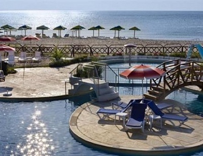 Невероятна почивка на първа линия в Албена - хотел Гергана****! Нощувка на база All inclusive + открит и закрит басейн, чадър и шезлонг на плажа!!!