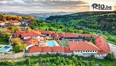 Незабравима Нова година в Арбанаси! 2 нощувки със закуски и вечери, едната Празнична + сауна и парна баня, от Хотел Рачев Резиденс 4*