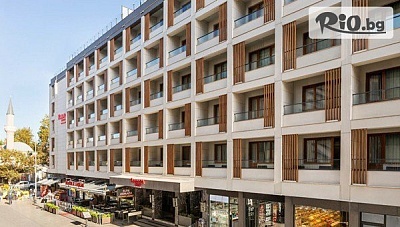 Незабравима Нова година в Истанбул! 3 нощувки със закуски в Ramada Plaza by Wyndham Istanbul Sultanahmet 5* + възможност за Празнична Новогодишна вечеря и транспорт