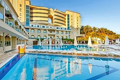 Незабравима плажна почивка на първа линия в Сиде, Турция: All Inclusive престой в луксозен хотел