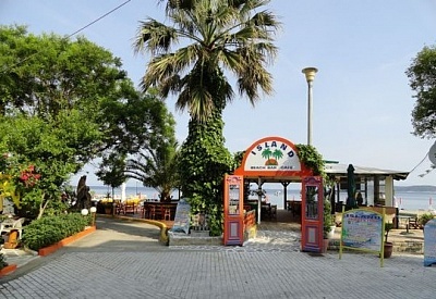 Нощувка на база Само стая в Captain's Beach Apartments 1*, Лименас,