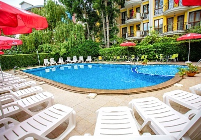 Нощувка на човек на база All Inclusive + басейн и паркинг в хотел Дева, Слънчев бряг. Дете до 11.99г - безплатно!