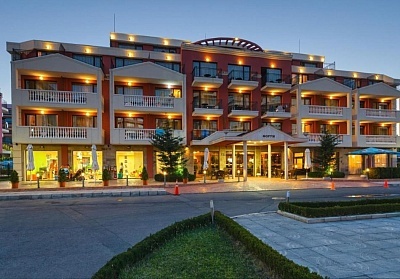 Нощувка на човек на база All Inclusive + басейн и анимация от Хотел Форум, Слънчев бряг