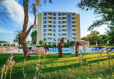 Нощувка на човек на база All Inclusive + басейн от Перла Роял, Приморско