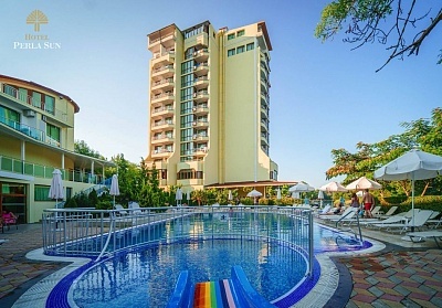 Нощувка на човек на база All Inclusive + басейн от Перла Сън Бийч, Приморско